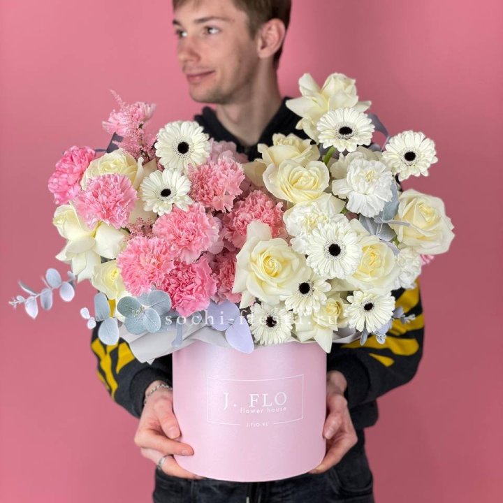 Дизайнерский бокс "Indira" с доставкой в Хосте и Кудепсте