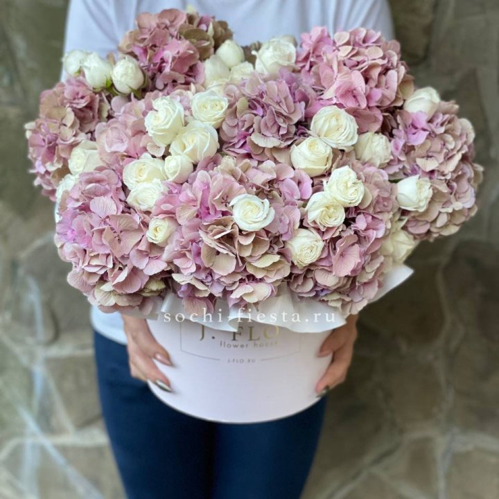 Isabella Pinky в Хосте и Кудепсте