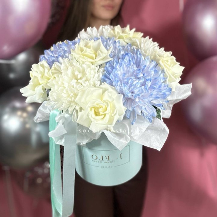 Коробка с цветами "Volta celeste" в Хосте и Кудепсте