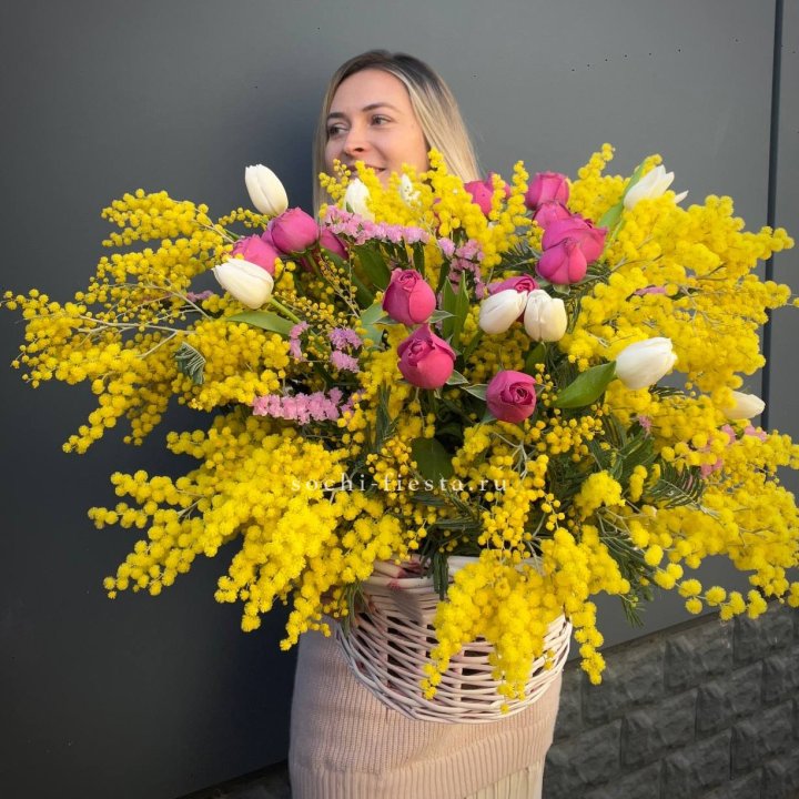 Цветочная корзина с мимозой "Spring" в Хосте и Кудепсте