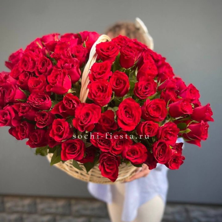 121 красная роза в корзине   в Хосте и Кудепсте