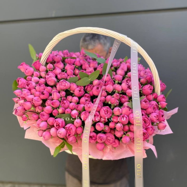 Корзина роз Мисти Баблс 101 в Хосте и Кудепсте