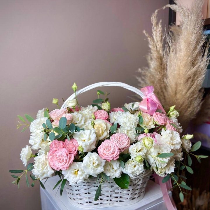 Цветочная корзина "Pinky-White" в Хосте и Кудепсте