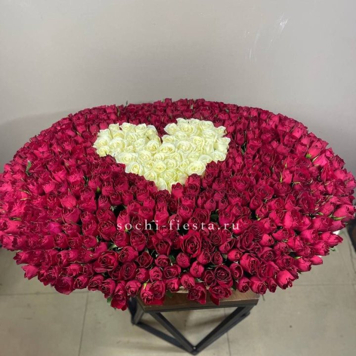 501 роза в корзине в Хосте и Кудепсте