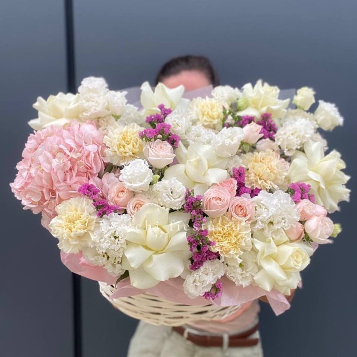 Корзина " Воздушная нежность" в Хосте и Кудепсте