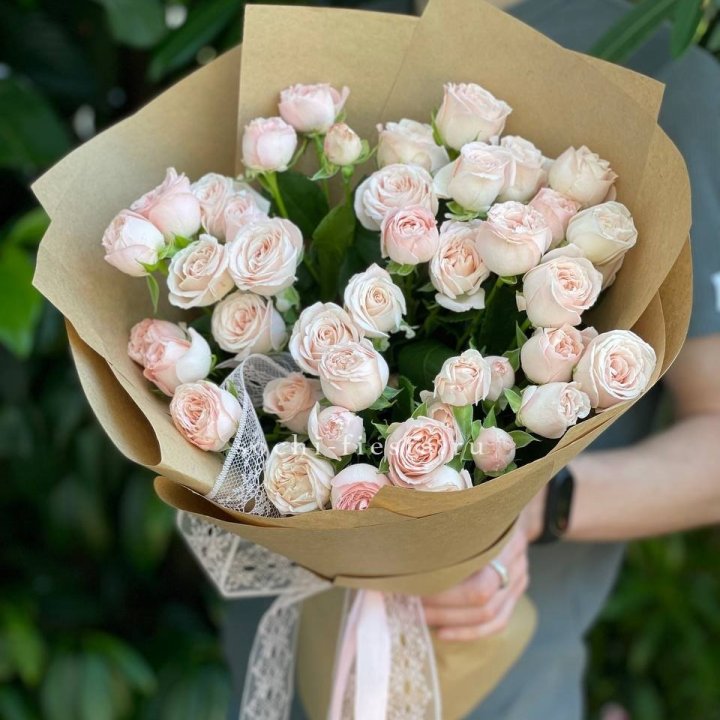 Кустовые розы букет "Bombastic №1" в Хосте и Кудепсте