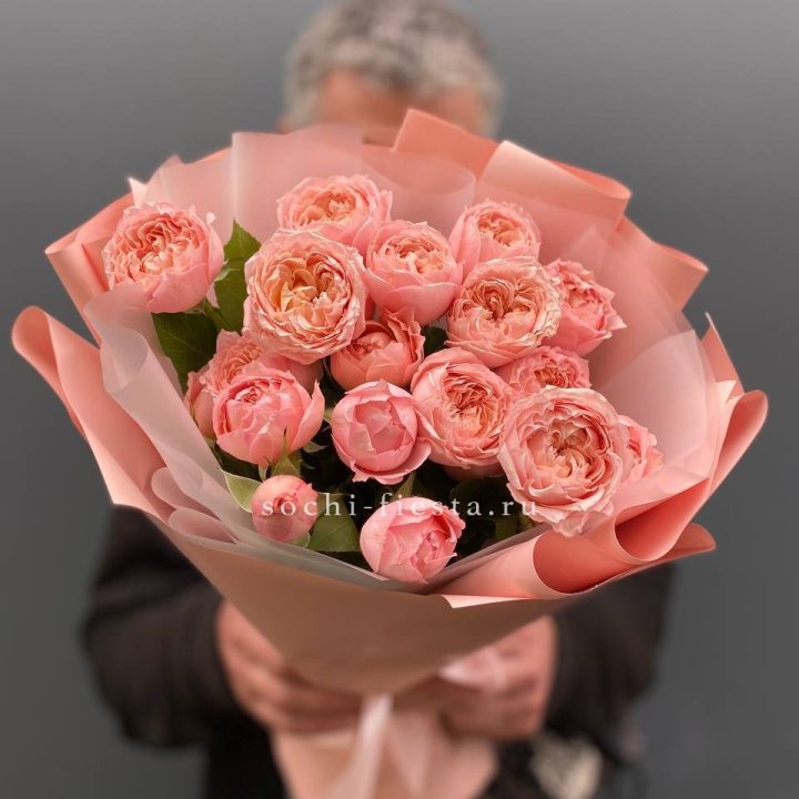 Букет комплимент из кустовых роз Джульетта в Хосте и Кудепсте