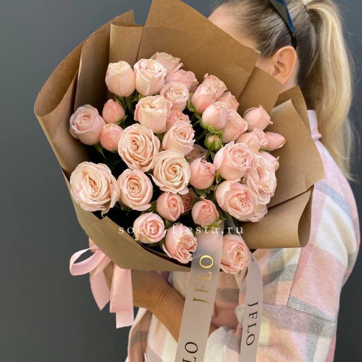 Кустовые розы Бомбастик в крафте в Хосте и Кудепсте