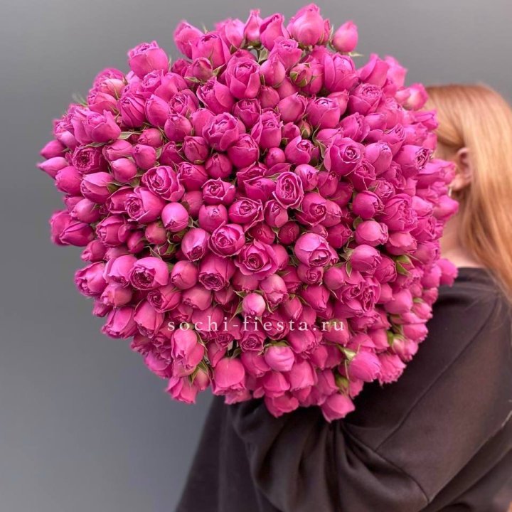 101 пионовидная Мисти Баблс в Хосте и Кудепсте