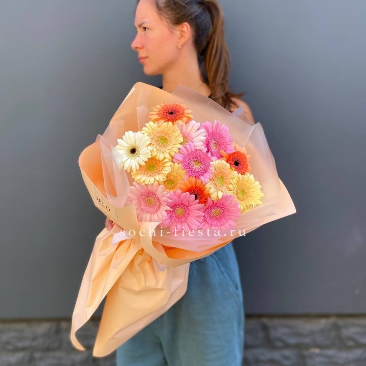 Букет разноцветных гербер в Хосте и Кудепсте