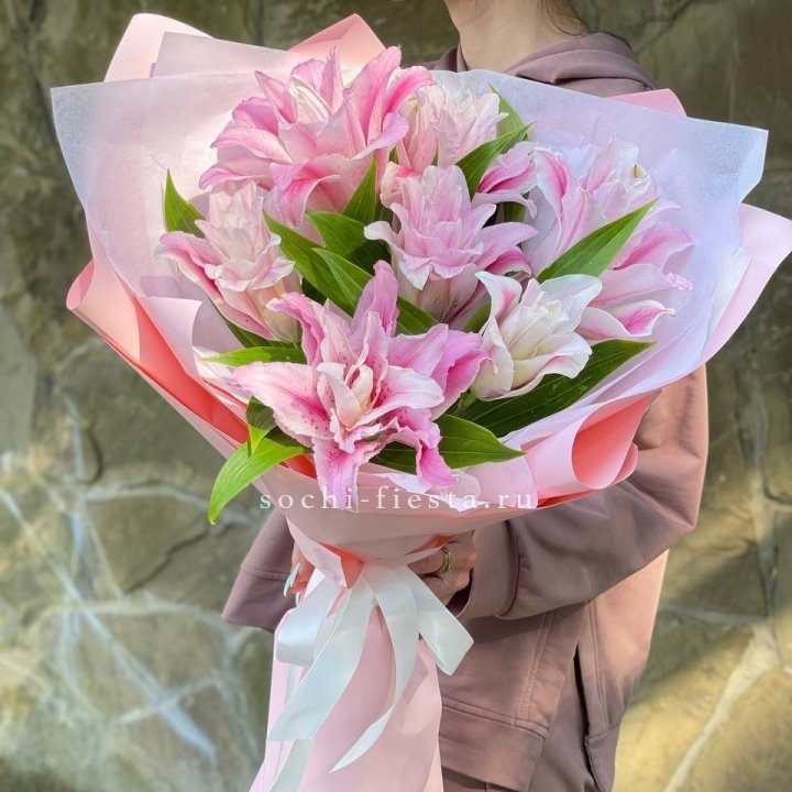 Букет пионовидных лилий №2 в Хосте и Кудепсте