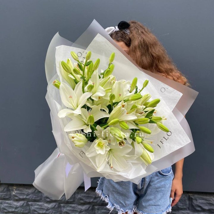 Букет  лилий "Воздушный"  в Хосте и Кудепсте