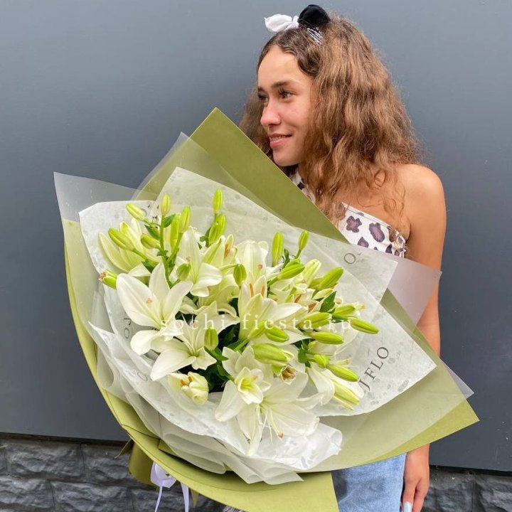 Букет  лилий "Изумруд" в Хосте и Кудепсте