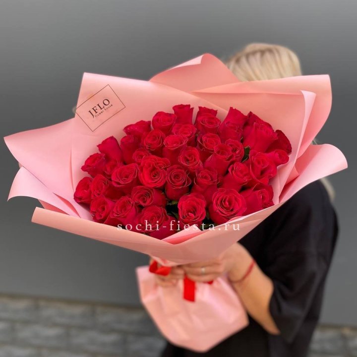 35 красных роз в Хосте и Кудепсте