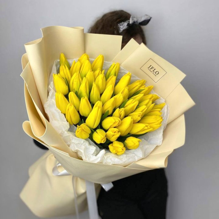 51 жёлтый тюльпан в Хосте и Кудепсте