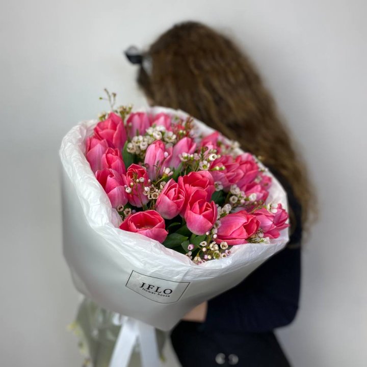 Дуо тюльпаны с хамелациумом в Хосте и Кудепсте