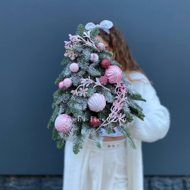 Новогодняя елочка "Rose" в Хосте и Кудепсте