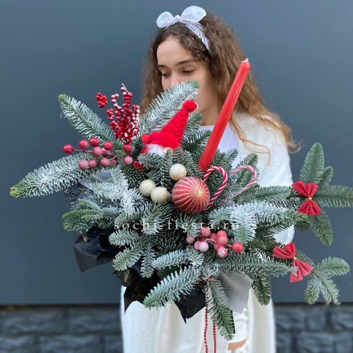 Композиция в бокале красная в Хосте и Кудепсте