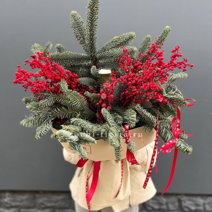 Букет нобилиса и ягод в Хосте и Кудепсте