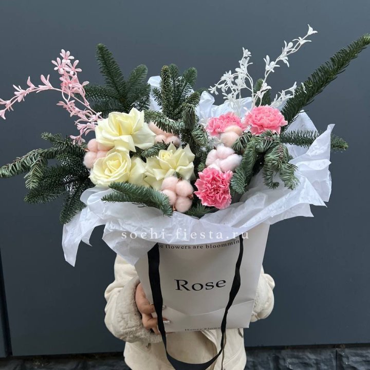 Цветочная сумка с нобилисом в Хосте и Кудепсте