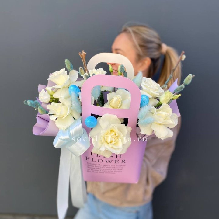 Цветочная сумочка "Пасхальная композиция" в Хосте и Кудепсте