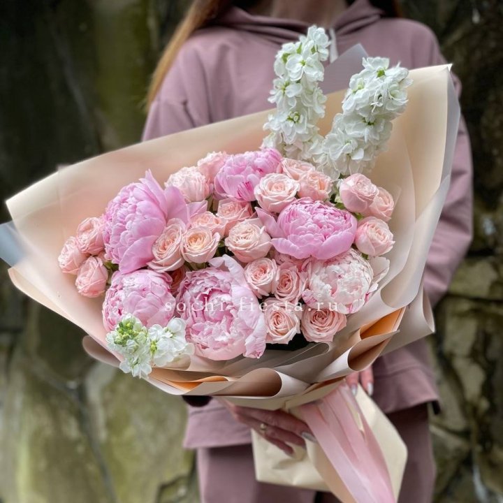Букет с пионами №1 в Хосте и Кудепсте