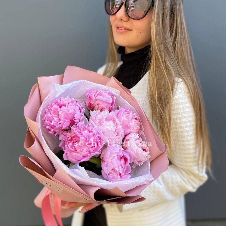 7 пионов в оформлении в Хосте и Кудепсте