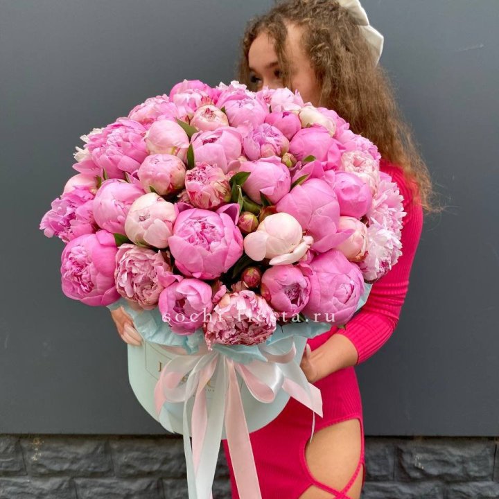 51 пион в цилиндре в Хосте и Кудепсте