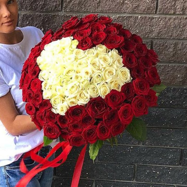 101 роза "Сердце" в Хосте и Кудепсте
