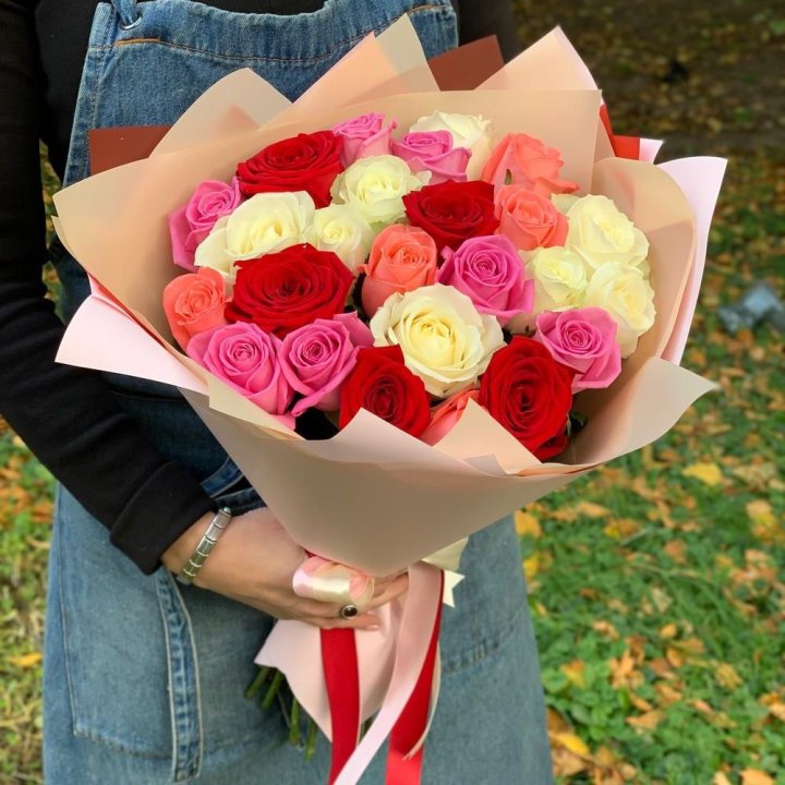 25 роз "Carousel" в Хосте и Кудепсте