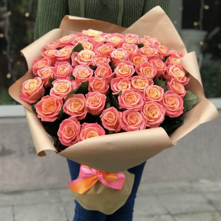 55 роз мисс пигги в Хосте и Кудепсте