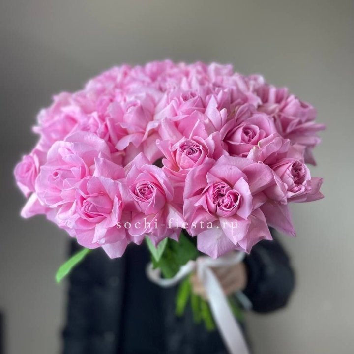 25 розовых французских роз в Хосте и Кудепсте