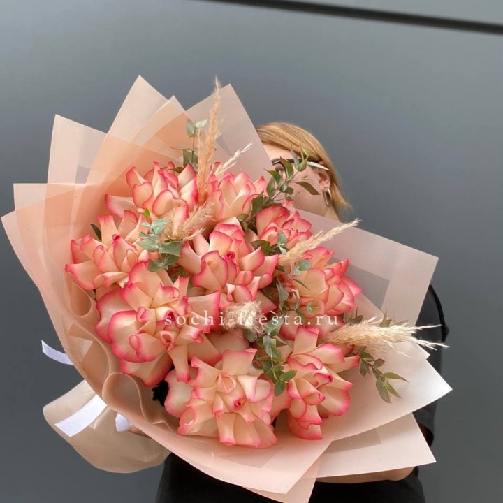 9 Французских роз Джумилия  в Хосте и Кудепсте