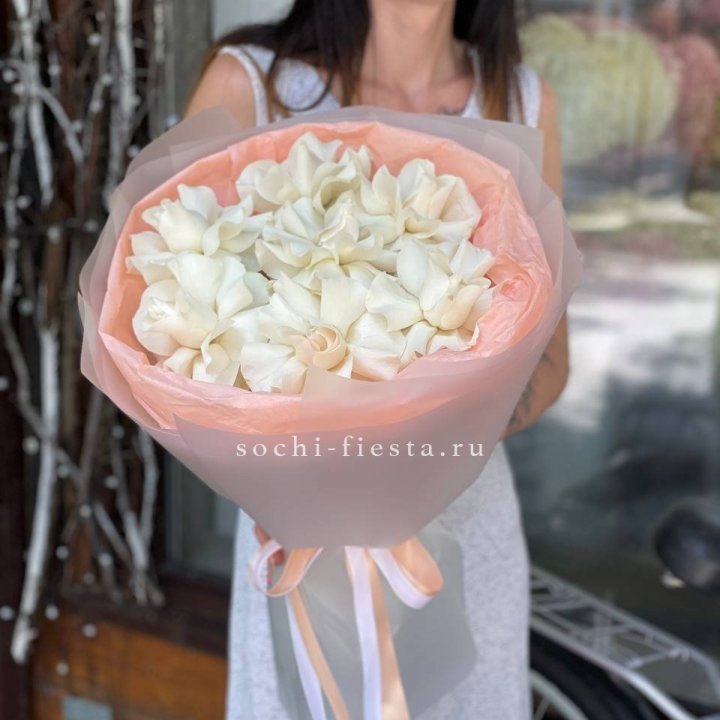 7 Белых французских роз в Хосте и Кудепсте