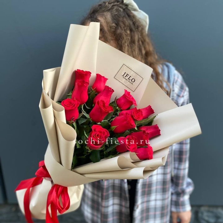 15 красных роз в Хосте и Кудепсте