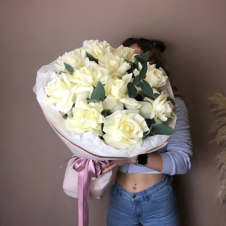 11 Белых французских роз WhiteNice с доставкой в Хосте и Кудепсте