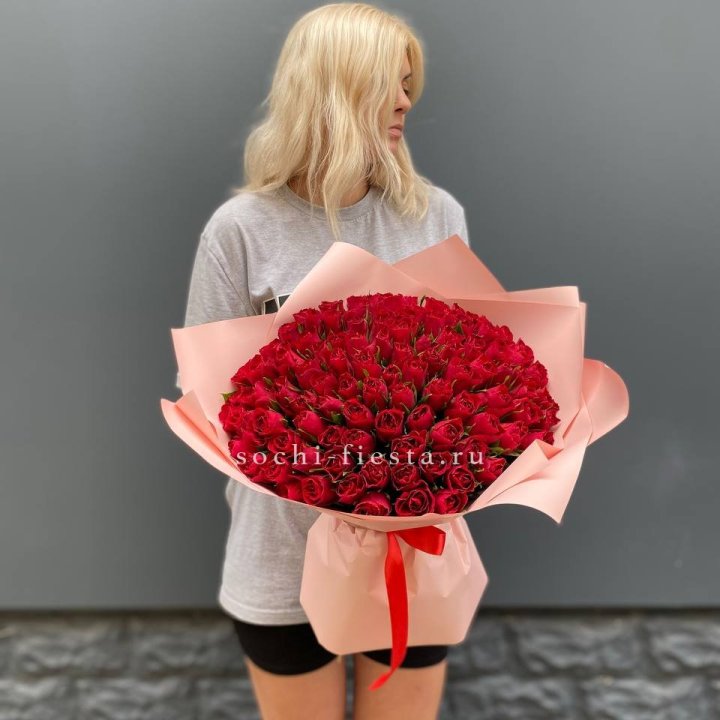 101  красная кенийская роза  с доставкой в Хосте и Кудепсте