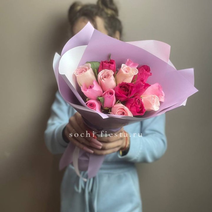 Букет из 15 роз Микс (Кения) в Хосте и Кудепсте