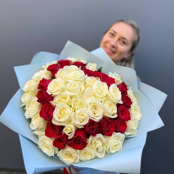 51 роза "Сердце" в Хосте и Кудепсте