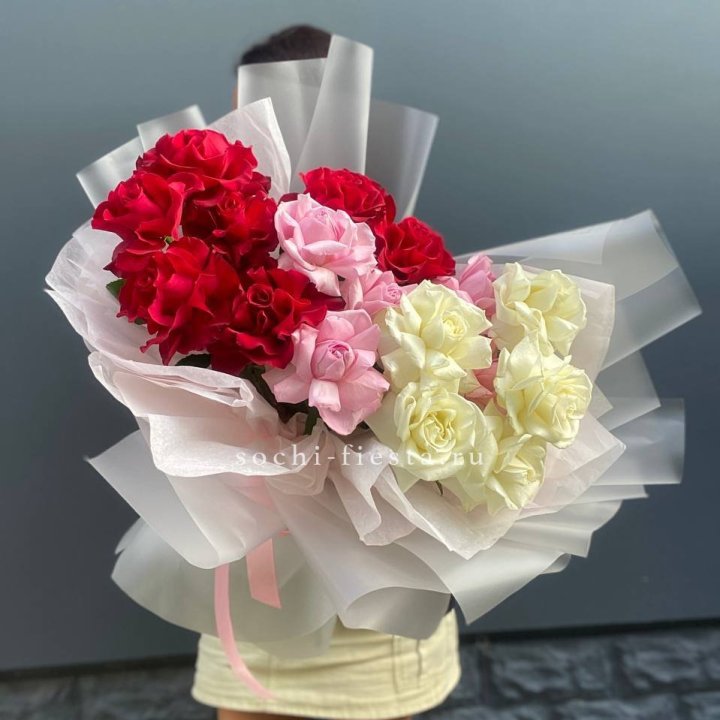 Микс из 17 роз в Хосте и Кудепсте