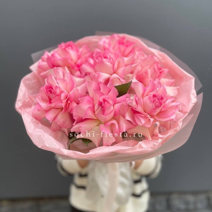 7 Роз Mandala  с доставкой в Хосте и Кудепсте