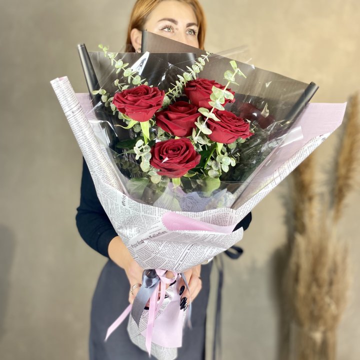 5 красных роз BLVCK 2.0  в Хосте и Кудепсте