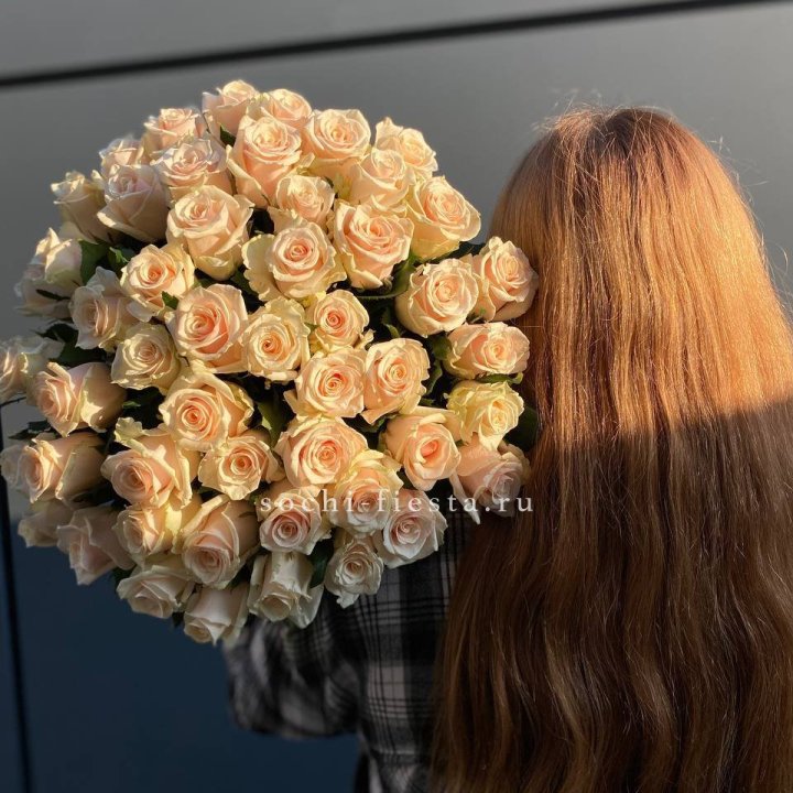 Охапка Кремовых Роз в Хосте и Кудепсте