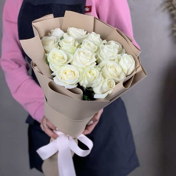 15 белых роз Miracle в Хосте и Кудепсте