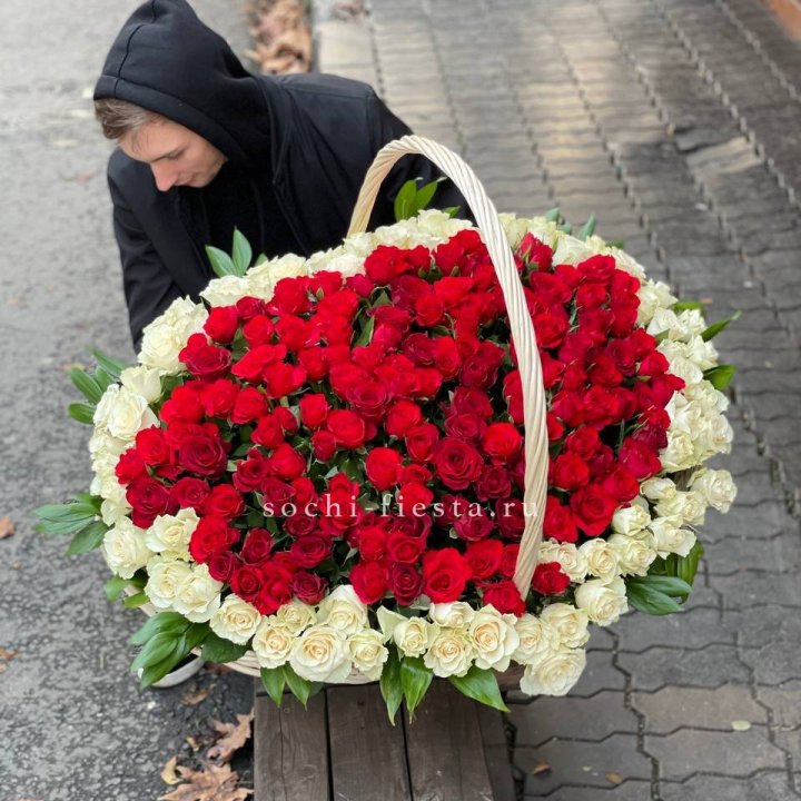 201  роза в корзине   в Хосте и Кудепсте