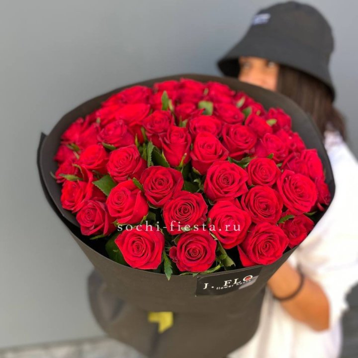 51 роза "Black" в Хосте и Кудепсте