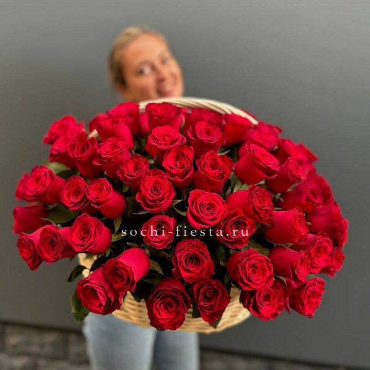 101 красная роза в корзине   в Хосте и Кудепсте
