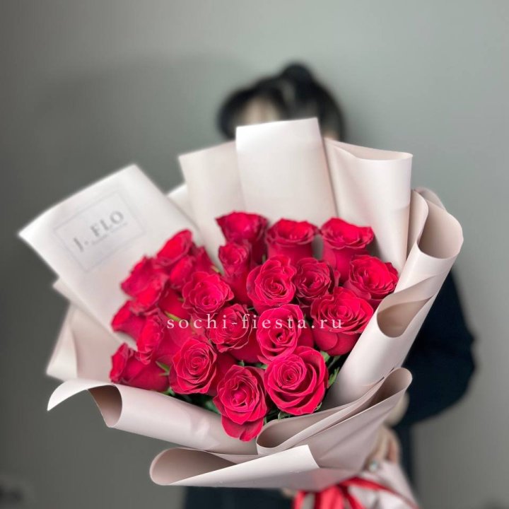 21 красная роза  в Хосте и Кудепсте