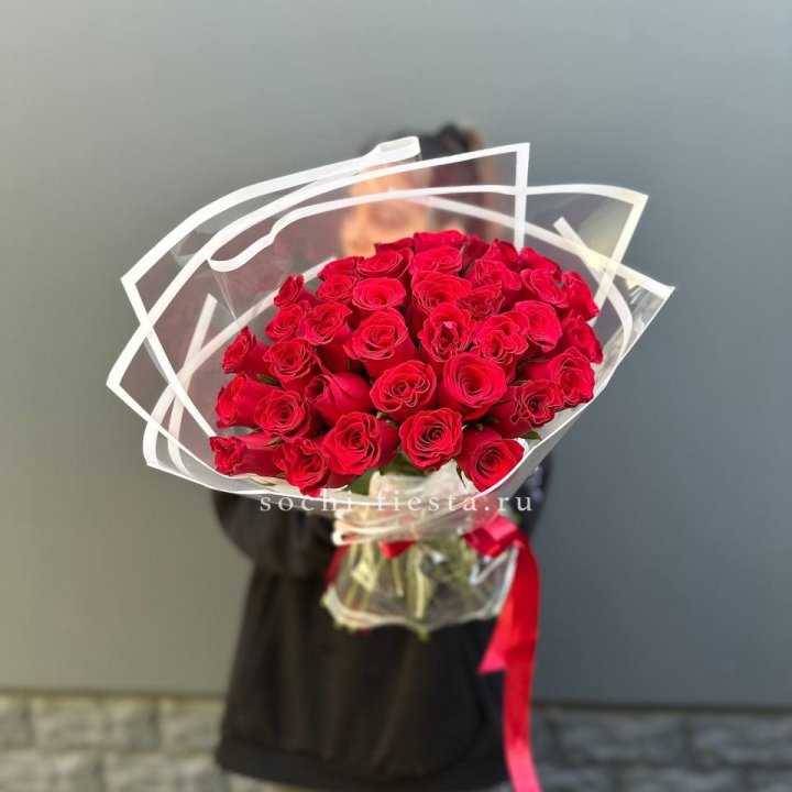 31 красная роза в Хосте и Кудепсте