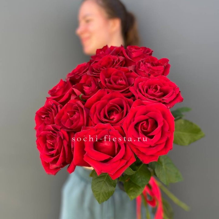 15 красных роз под ленту в Хосте и Кудепсте